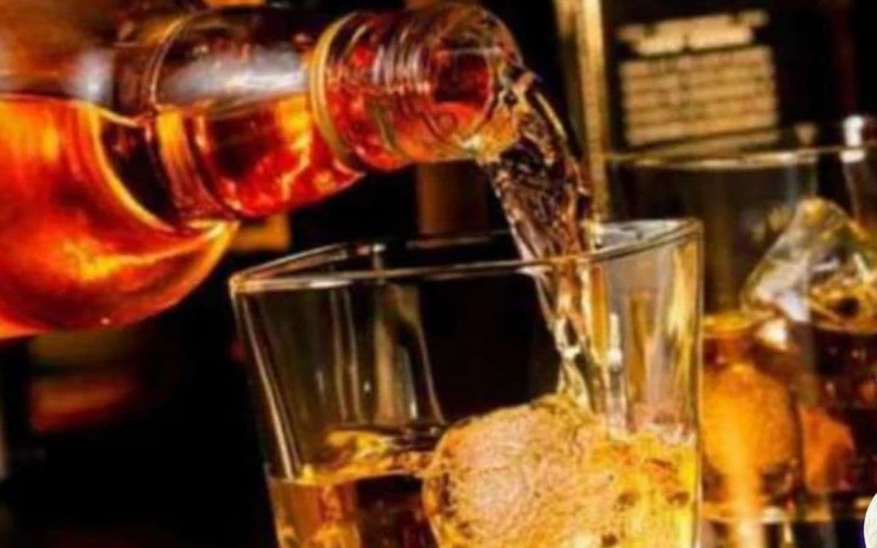 Jehanabad : शराब के नशे में पुलिस की डर से नहर में कूदा, किसी तरह बची जान