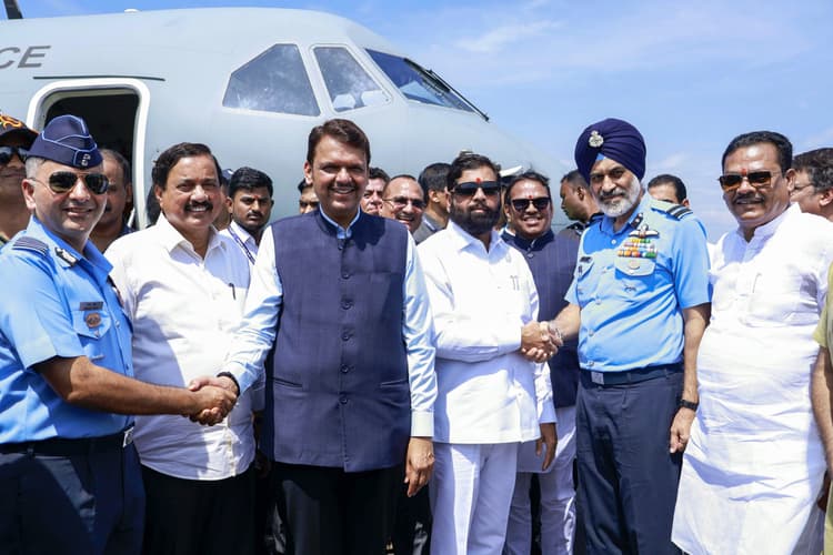 नागपुर दक्षिण पश्चिम से चुनाव लड़ेंगे देवेंद्र फडणवीस, क्या बीजेपी का अभेद्य किला भेद पाएगी कांग्रेस? देखें आंकड़े