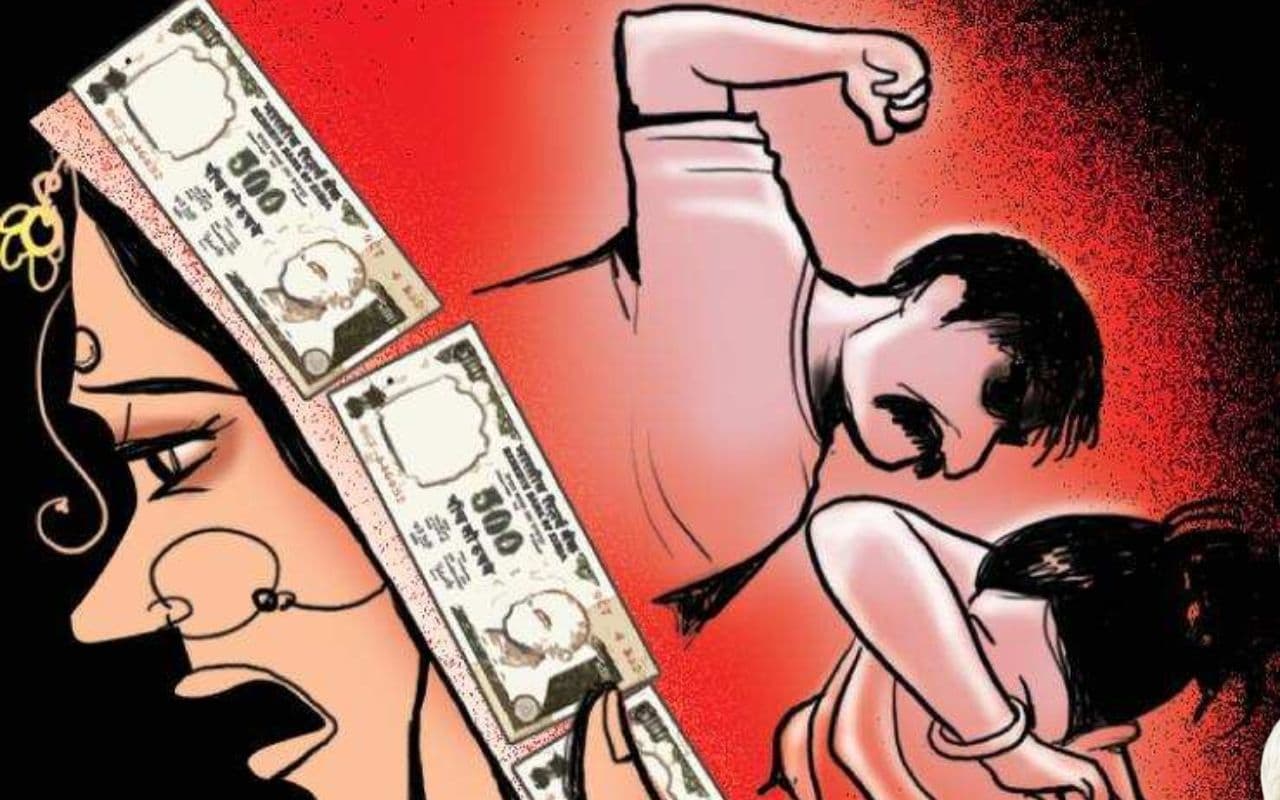 दो लाख रुपये नहीं मिलने पर विवाहिता को पहले घर से निकाला, फिर मायके में आ की मारपीट