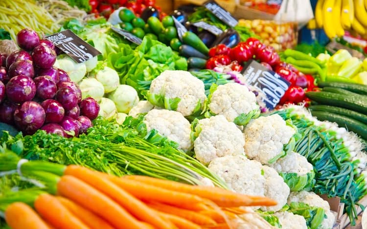 Bihar : दशहरा में सब्जियों के दाम ने फीका किया स्वाद, टमाटर ने लोगों को किया ''लाल''