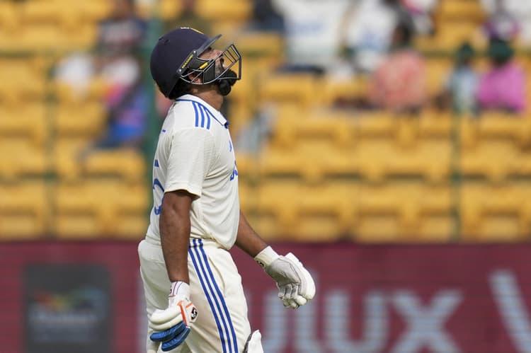 IND vs NZ: अजीबोगरीब तरीके से आउट हुए रोहित शर्मा, खुद भी नहीं हुआ यकीन, देखें वीडियो