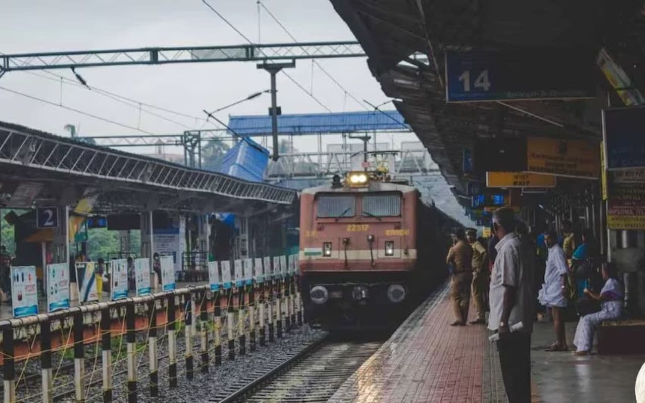 त्योहारों की शुरूआत होते ही रेलवे ने दिया गिफ्ट, कल से पाटलिपुत्र और छपरा के बीच चलेगी स्पेशल ट्रेन