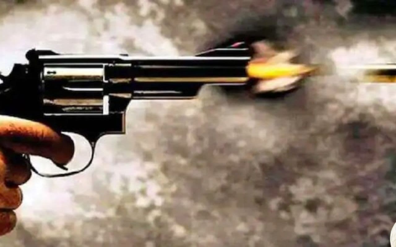 Patna : आत्महत्या कर रहे भतीजे को बचाने गयी बुआ को लगी गोली, पीएमसीएच रेफर