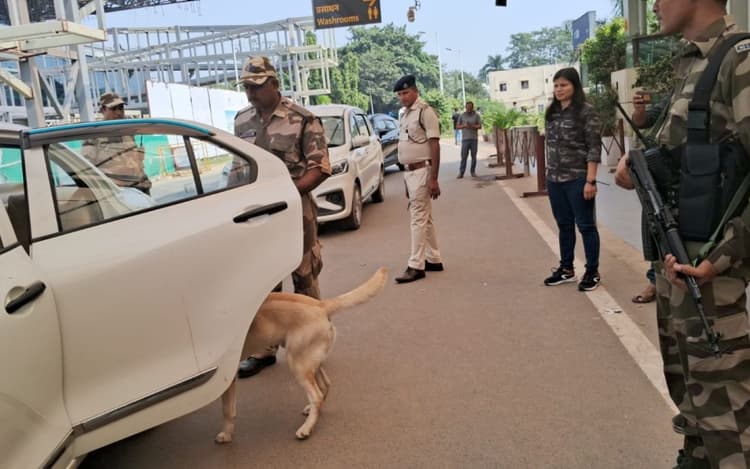 अचानक बढ़ाई गई पटना एयरपोर्ट पर सुरक्षा, अलर्ट मोड में CISF, जानें क्यों हुआ ऐसा