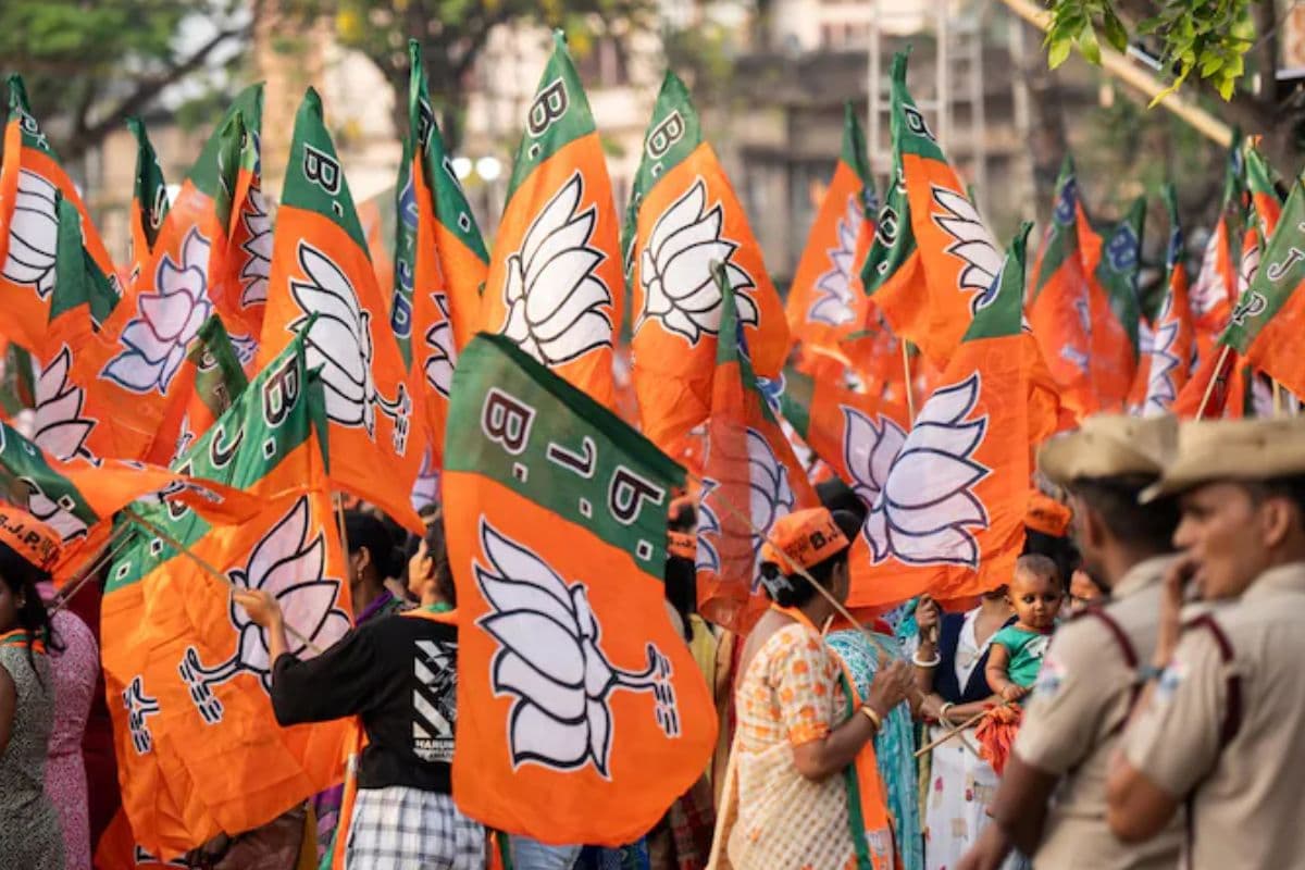 Bihar by-Election : рдЪрд╛рд░ рд╕реАрдЯреЛрдВ рдХреЗ рд▓рд┐рдП рднрд╛рдЬрдкрд╛ рдиреЗ рдЙрддрд╛рд░реЗ 40 рд╕реНрдЯрд╛рд░ рдкреНрд░рдЪрд╛рд░рдХ, рдпреЗ рджрд┐рдЧреНрдЧрдЬ рдмрдирд╛рдпреЗрдВрдЧреЗ рдкрд╛рд░реНрдЯреА рдХреЗ рдкрдХреНрд╖ рдореЗрдВ рдорд╛рд╣реМрд▓