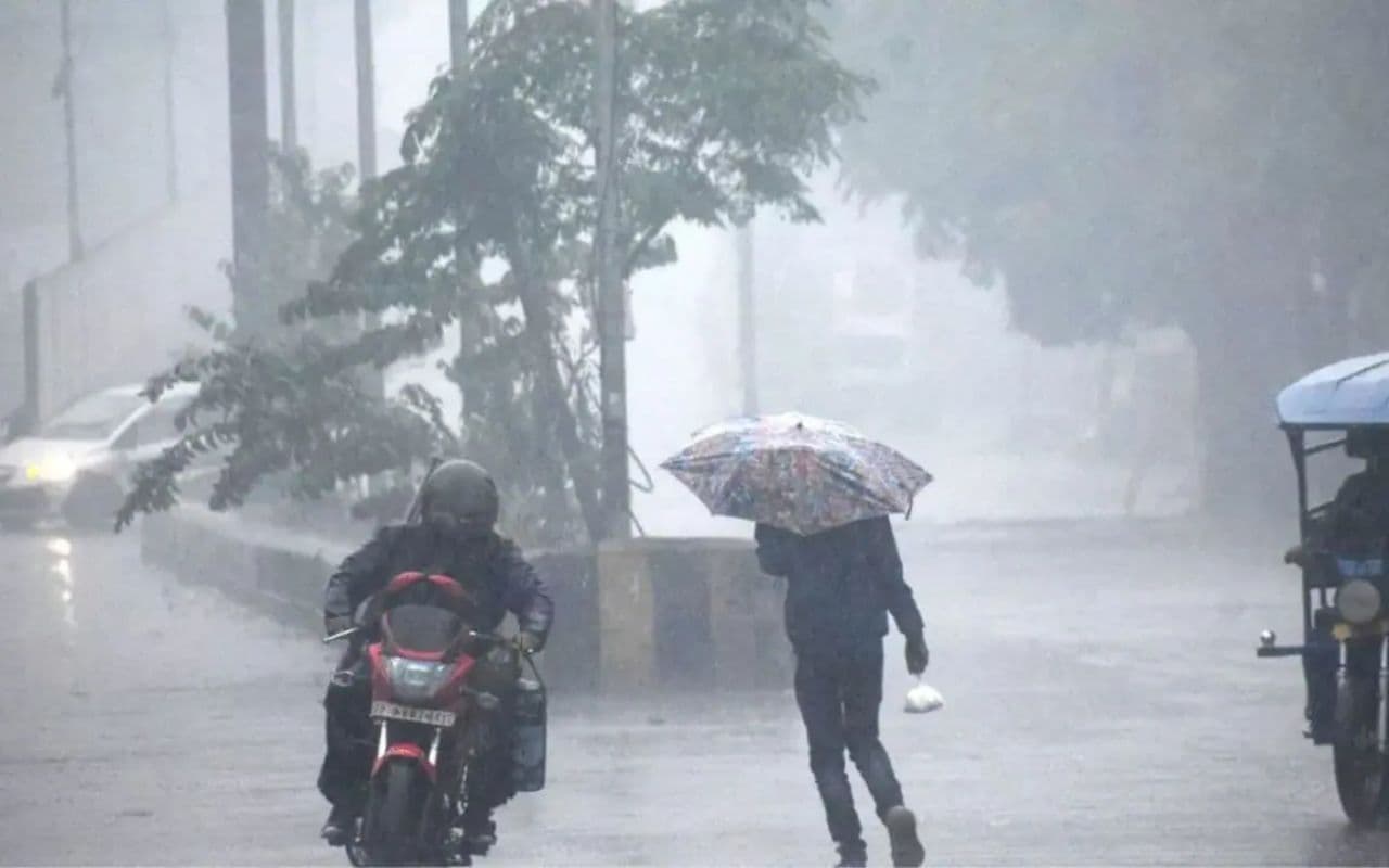 Kal Ka Mausam: बिहार की दहलीज पर पहुंचा चक्रवात डाना, कल इन 24 जिलों में बरपायेगा कहर