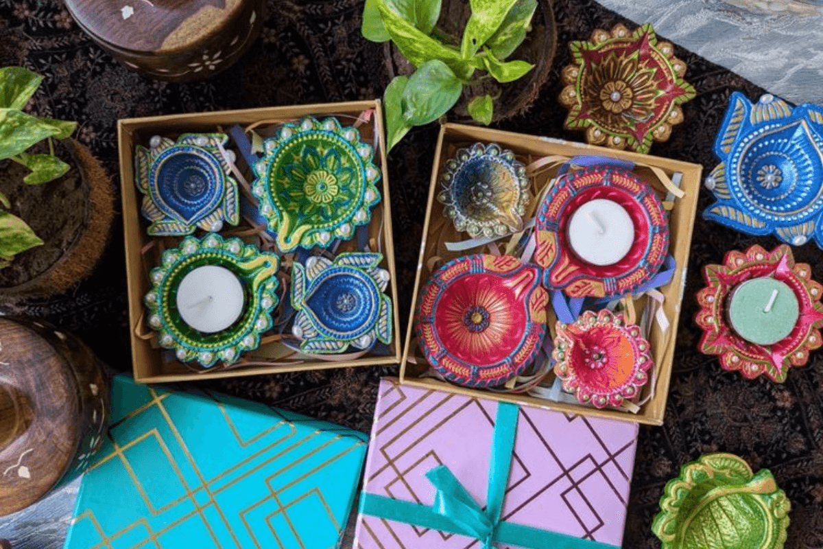 Diya Decoration for Diwali: इन तरीकों से आप भी कर सकते हैं दिया डेकोरेट