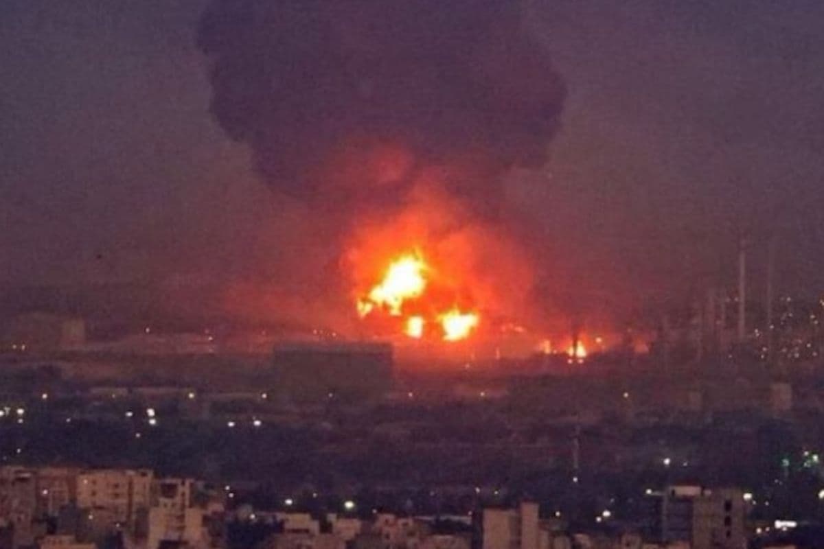 Israel Attacked Iran: इजरायल ने ईरान पर किया भीषण हमला, राजधानी तेहरान समेत कई शहरों पर बमबारी