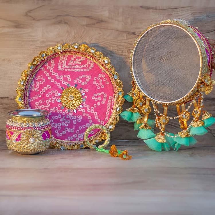 Karwa Chauth Thali Set: आईए और चुन लीजिए सुंदर करवा चौथ थाली सेट को, चुनें इमेज के साथ
