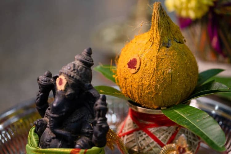 Navratri kalash Sthapana: कलश स्थापना कैसे करें, कब स्थापित करें देवी की प्रतिमा? जान लें जरूरी बातें