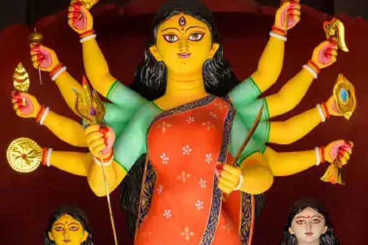 Eco-Friendly Durga: नवरात्रि में इको-फ्रेंडली मूर्तियों का निर्माण, पर्यावरण संरक्षण की ओर एक कदम