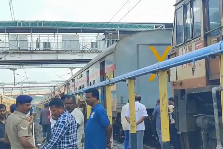 Train Accident: तमिलनाडु में एक्सप्रेस ट्रेन का एक पहिया पटरी से उतरा, बाल-बाल बचे लोग