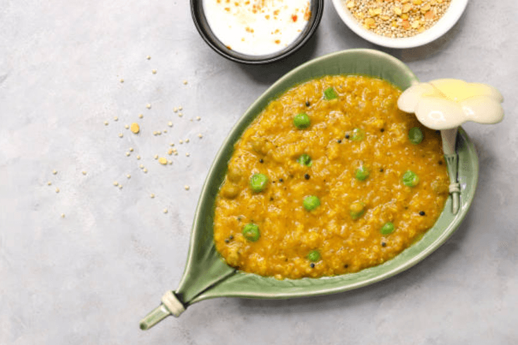 Khichdi For Navratri: नवरात्रि में व्रत रखना हुआ और भी आसान, इस स्वादिष्ट खिचड़ी रेसिपी के साथ