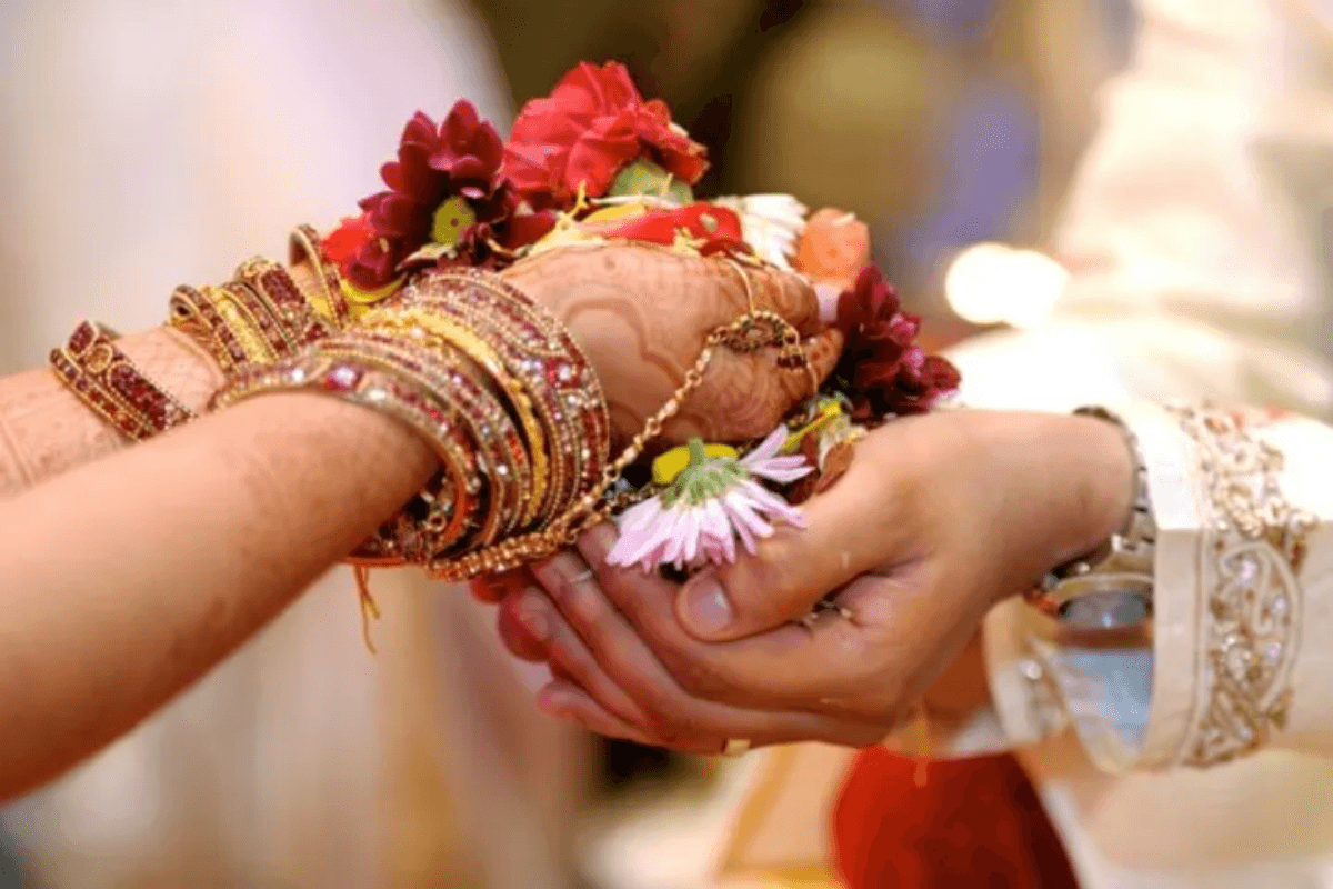 Mangalik Traits: मांगलिक जातकों का व्यक्तित्व, जानिए उनकी खासियतें Mangalik Traits: मांगलिक जातकों का व्यक्तित्व, जानिए उनकी खासियतें