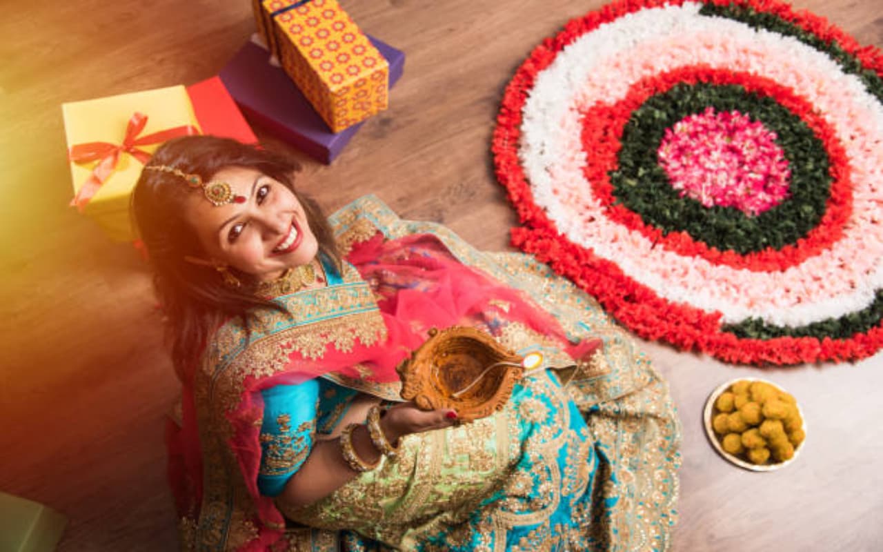 Vastu Tips: पैसे गिनते-गिनते थक जाएंगे आप, दिवाली से पहले घर की इन दिशाओं को करें साफ Vastu Tips: पैसे गिनते-गिनते थक जाएंगे आप, दिवाली से पहले घर की इन दिशाओं को करें साफ
