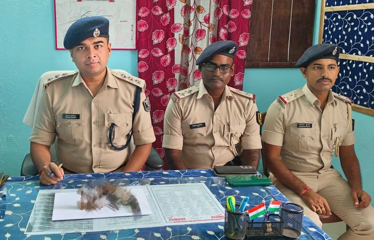 Aurangabad News : कट्टा व दो कारतूस के साथ तीन युवक गिरफ्तार