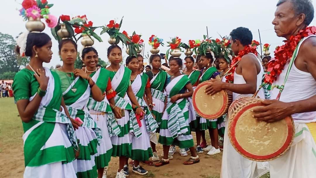 BOKARO NEWS : गोनियाटो में झूमर नृत्य का आयोजन, 100 टीमों ने लिया भाग