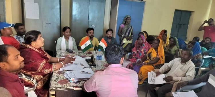 ग्रामसभा में विकास कार्यों से जुड़ी योजनाओं पर हुई चर्चा