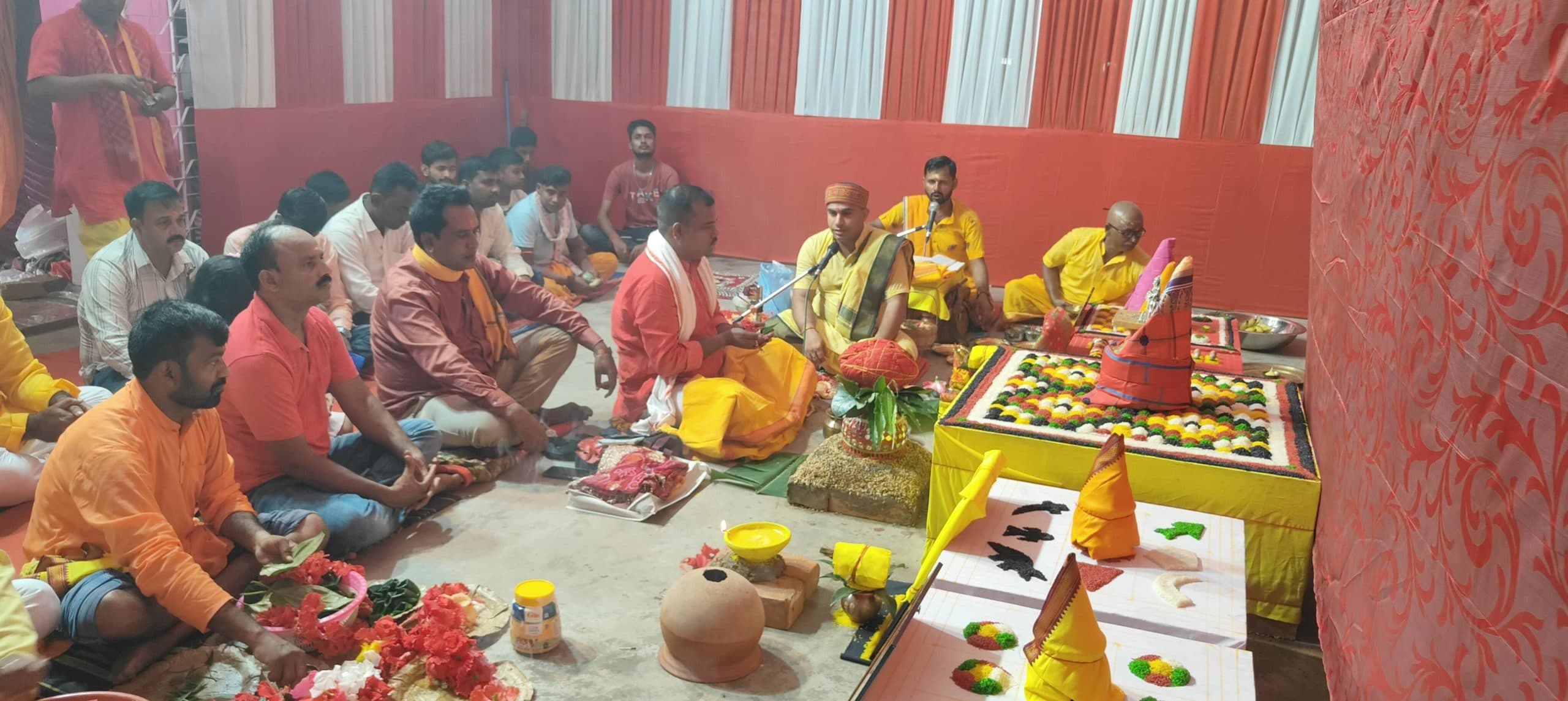 कलश स्थापना के साथ ही शारदीय नवरात्र शुरू, शैलपुत्री की हुई पूजा