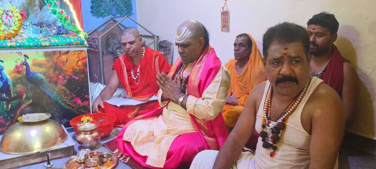 शिव की नगरी में देवी शक्ति की आराधना शुरू