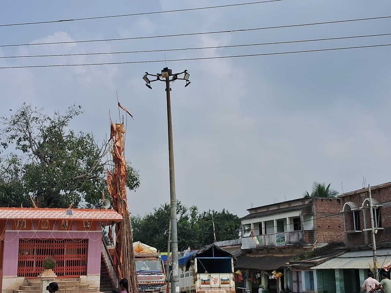 हाइमास्ट लाइट खराब, मरम्मत करने की मांग