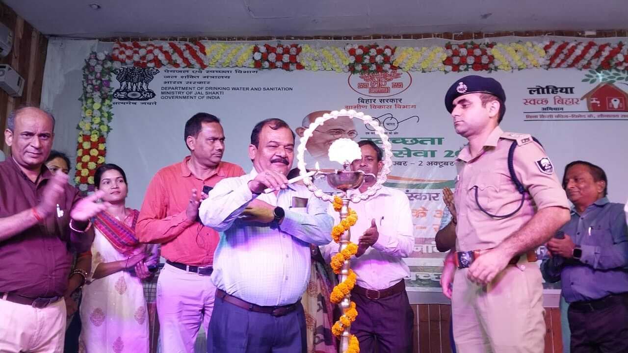 बच्चों को सही आचरण देकर स्वच्छ समाज का कर सकते हैं निर्माण