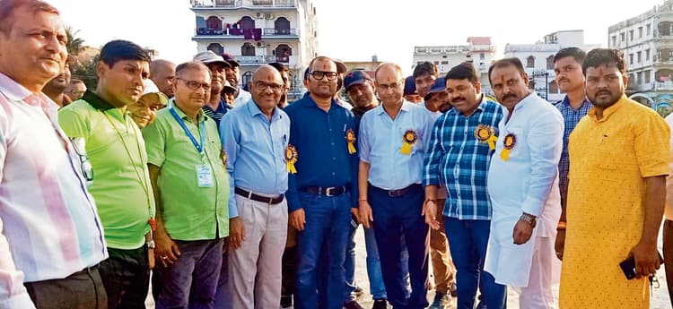 Gopalganj News : अंतर महाविद्यालय फुटबॉल टूर्नामेंट का हुआ आगाज, गोरेयाकोठी के नारायण कॉलेज की टीम ने मैरवा के हरिराम कॉलेज को 3-0 से हराया