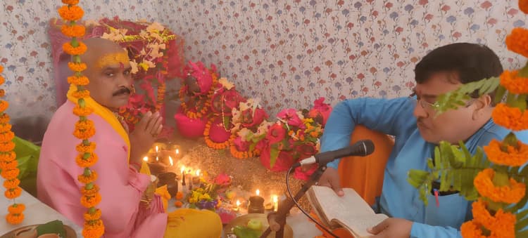 मां ब्रह्मचारिणी की पूजा कर भक्तों ने मांगा आशीर्वाद