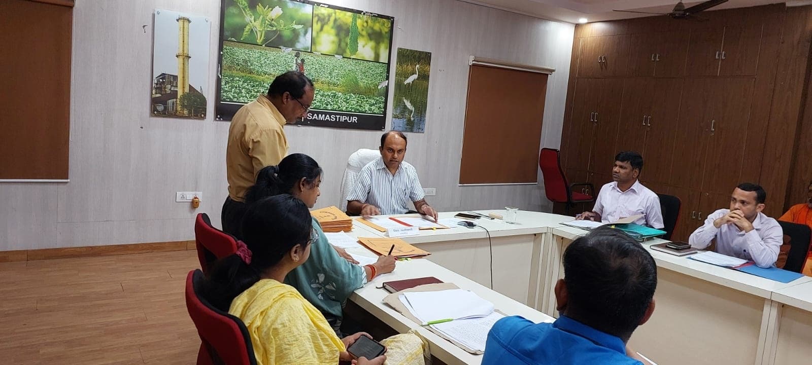 Public Grievance Redressal: लोक शिकायत निवारण के 18 मामलों की डीएम ने की सुनवाई