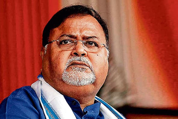 पार्थ चटर्जी व अयन की न्यायिक हिरासत की अवधि बढ़ी