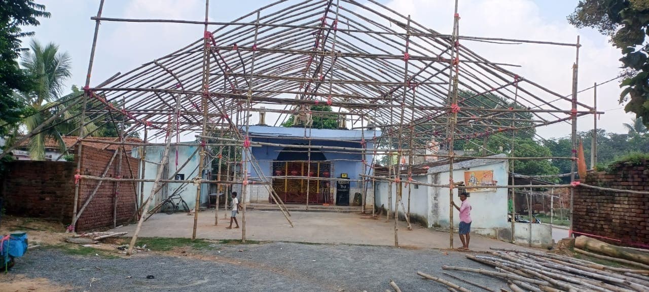 नवरात्र के तीसरे दिन मां चंद्रघंटा की हुई पूजा, मां कुष्मांडा की आज