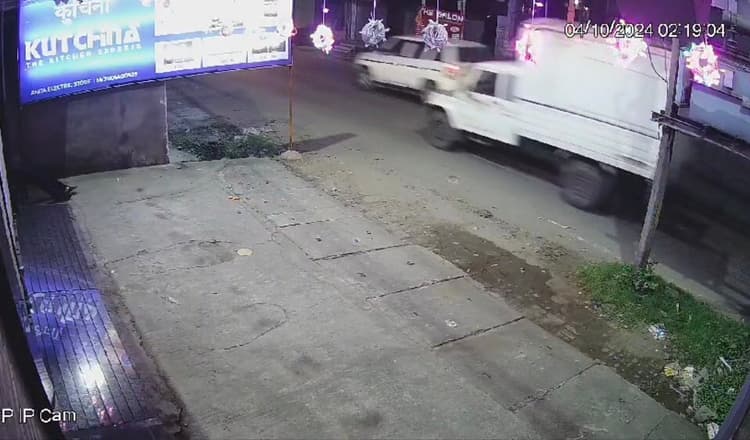 Giridih News: सात लाख के सरसों तेल पाउच की चोरी