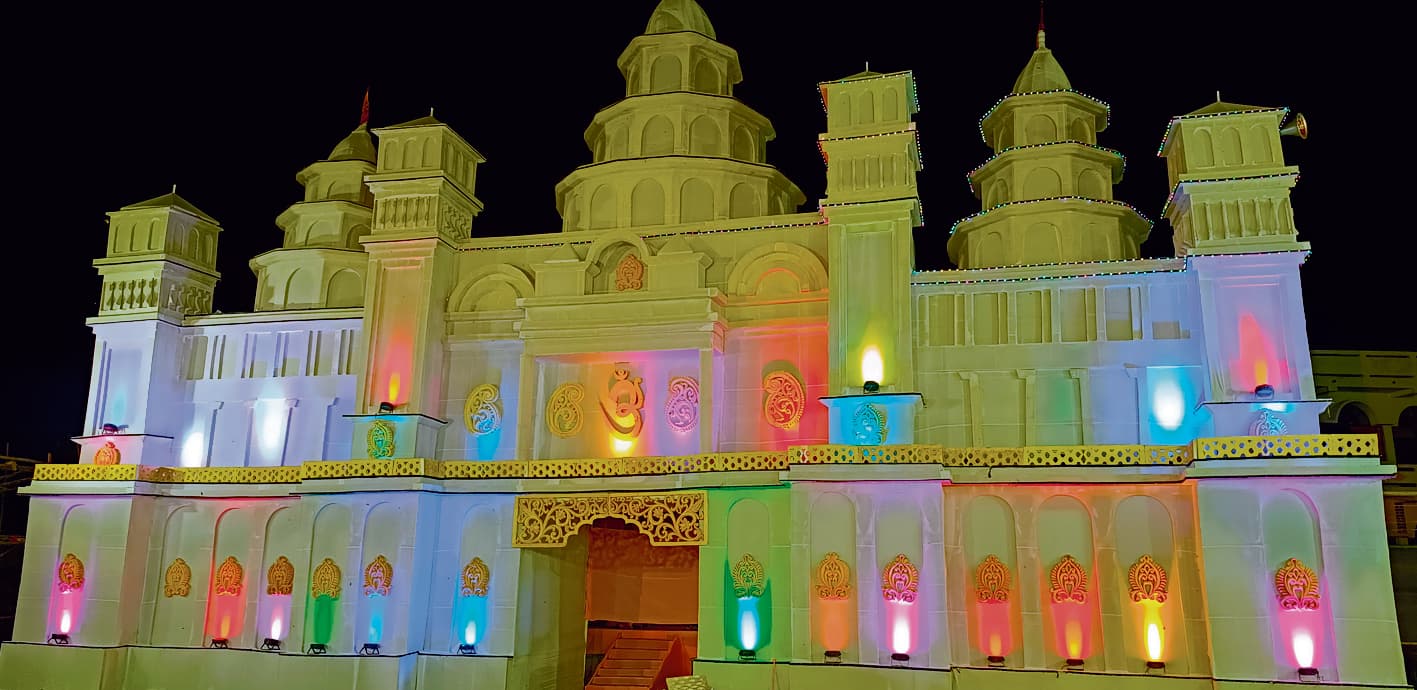 Chhapra News : शीतलपुर का भव्य पंडाल श्रद्धालुओं के बीच बना है आकर्षण का केंद्र