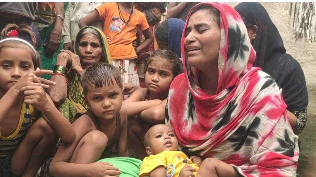 शव पहुंचते ही परिजनों के चीत्कार से पड़वा नवटोल व लक्ष्मीपुर में शोक