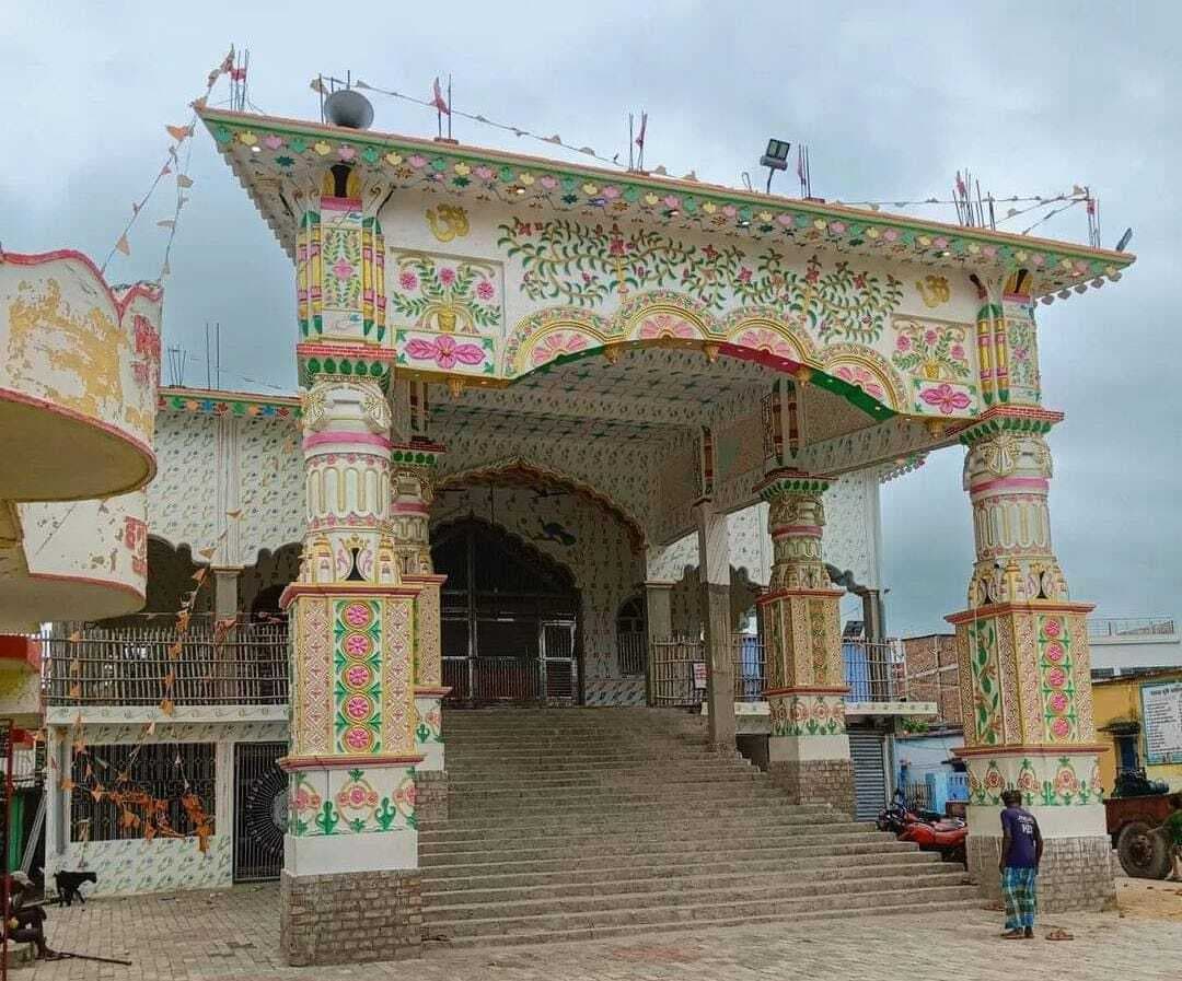 सामाजिक सौहार्द का प्रतीक है हाई स्कूल मैदान में स्थित दुर्गा मंदिर