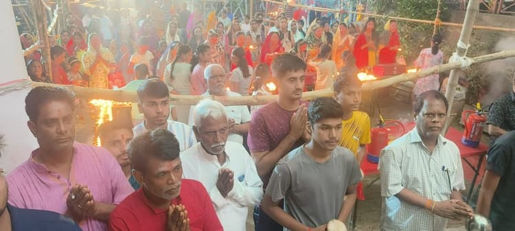 Mother Kushmanda was worshiped amidst cheers: जयकारे के बीच हुई मां कूष्मांडा की पूजा