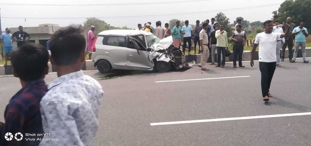 DHANBAD NEWS : बरवाअड्डा में हुई दाे सड़क दुर्घटनाओं में एक की मौत, दो घायल