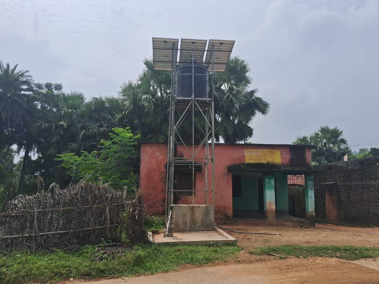 जलमीनार छह माह से खराब, पेयजल संकट उत्पन्न