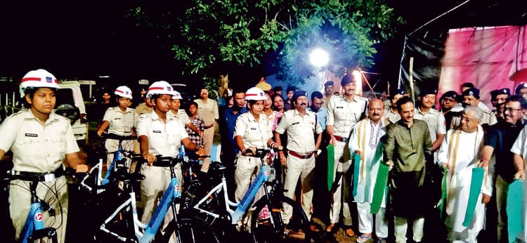 60 महिला कांस्टेबल ई-साइकिल से करेंगी गश्त, महिलाओं की सुरक्षा पर रहेगा जोर