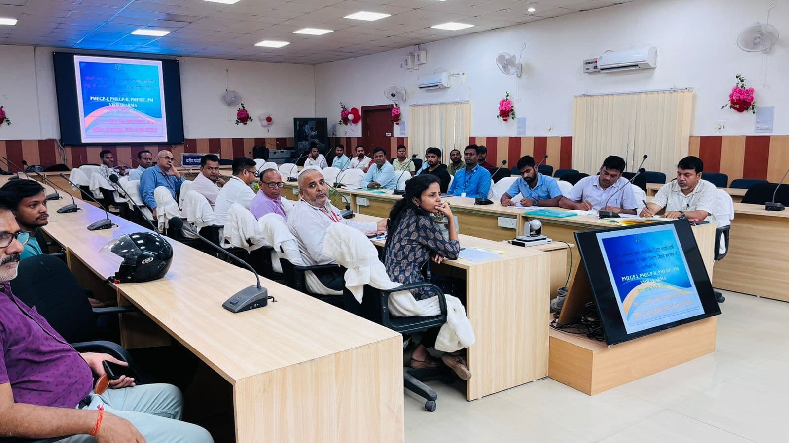 Jamui News : पूजा के दौरान सभी पंडालों के पास हो अग्निशमन दल की तैनाती : डीएम