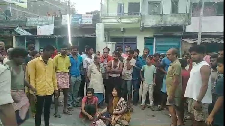 Patna : नवरात्र की पूजा का फूल लेकर घर लौट रहे छात्र को पिकअप ने रौंदा, मौत