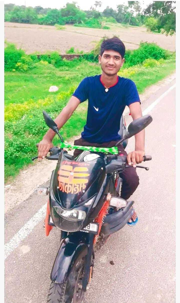 Jamui News : तीन बाइकों की टक्कर में एक युवक की मौत, चार घायल