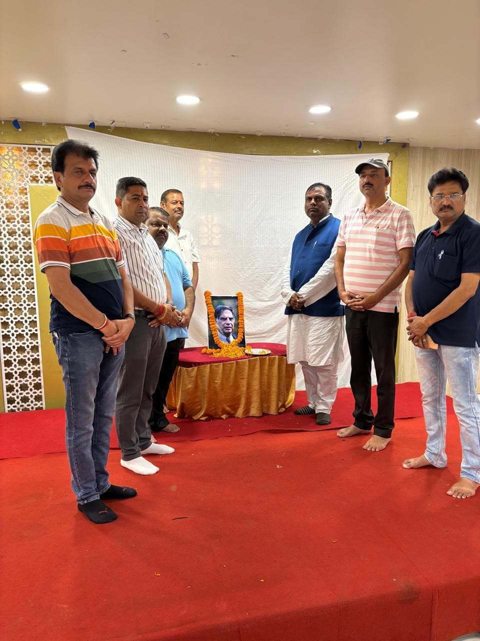 रतन टाटा के निधन पर देवघर चेंबर ऑफ कॉमर्स ने की शोकसभा