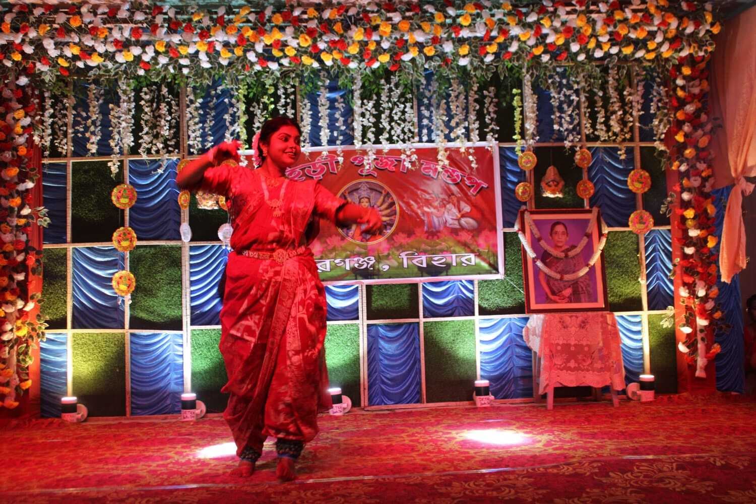 स्थापना के सौ वर्ष पूरे होने पर लाहिड़ी पूजा मंडप ने दुर्गा पूजा के दौरान तीन दिनों तक हुआ भव्य सांस्कृतिक कार्यक्रम का आयोजन