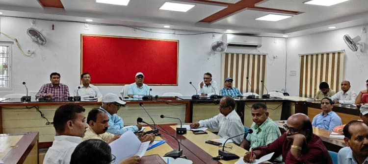 Darbhanga News: सभी प्राथमिक स्वास्थ्य केंद्रों में मिलेगी 233 प्रकार की दवाएं