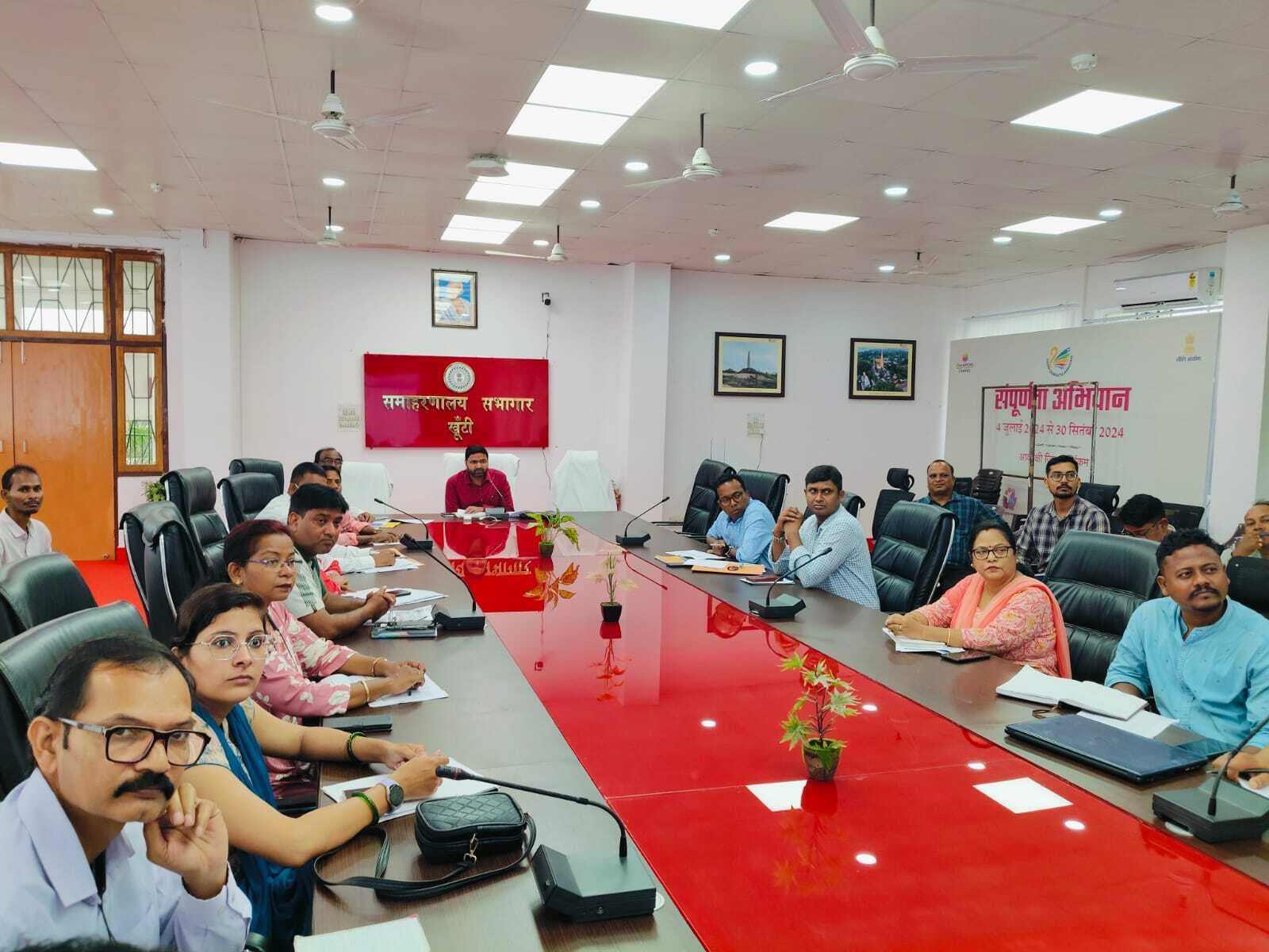 रोस्टर के अनुसार डॉक्टरों की उपस्थिति सुनिश्चित हो : डीसी
