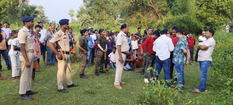 मसूदनाटीकर गांव में युवती का शव बरामद, दुपट्टे के सहारे पेड़ से लटका हुआ था शव