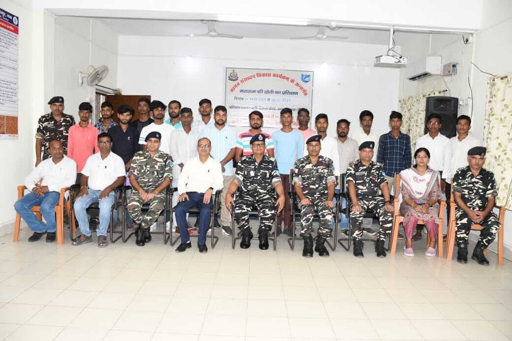 नक्सलग्रस्त क्षेत्र के युवाओं के लिए केवीके में मशरूम उत्पादन प्रशिक्षण शुरू