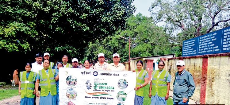 एकल उपयोग वाली प्लास्टिक के इस्तेमाल के दुष्परिणामों के बारे में लोगों को दी जानकारी