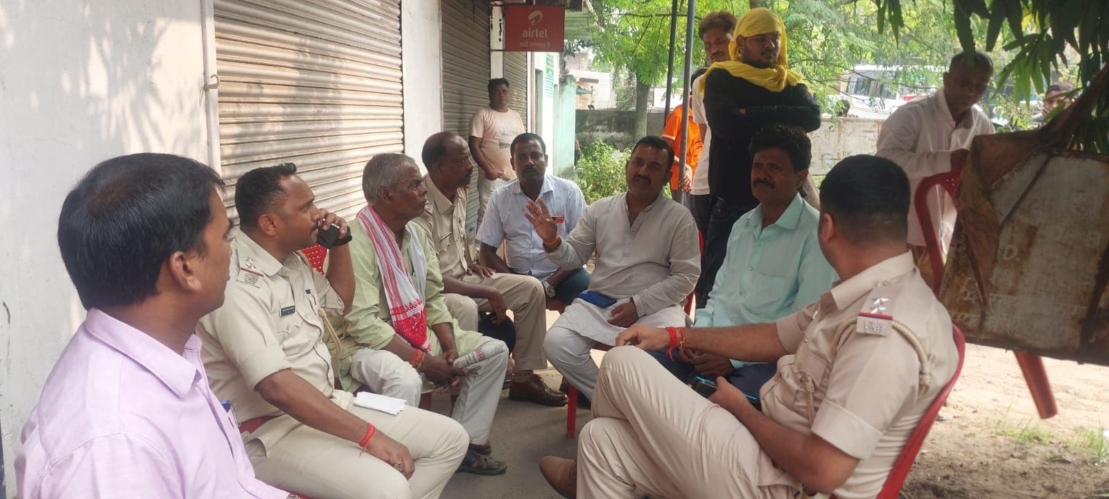 BOKARO NEWS : ओवरलोड ट्रांसपोर्टिंग और प्रदूषण के खिलाफ रोड जाम